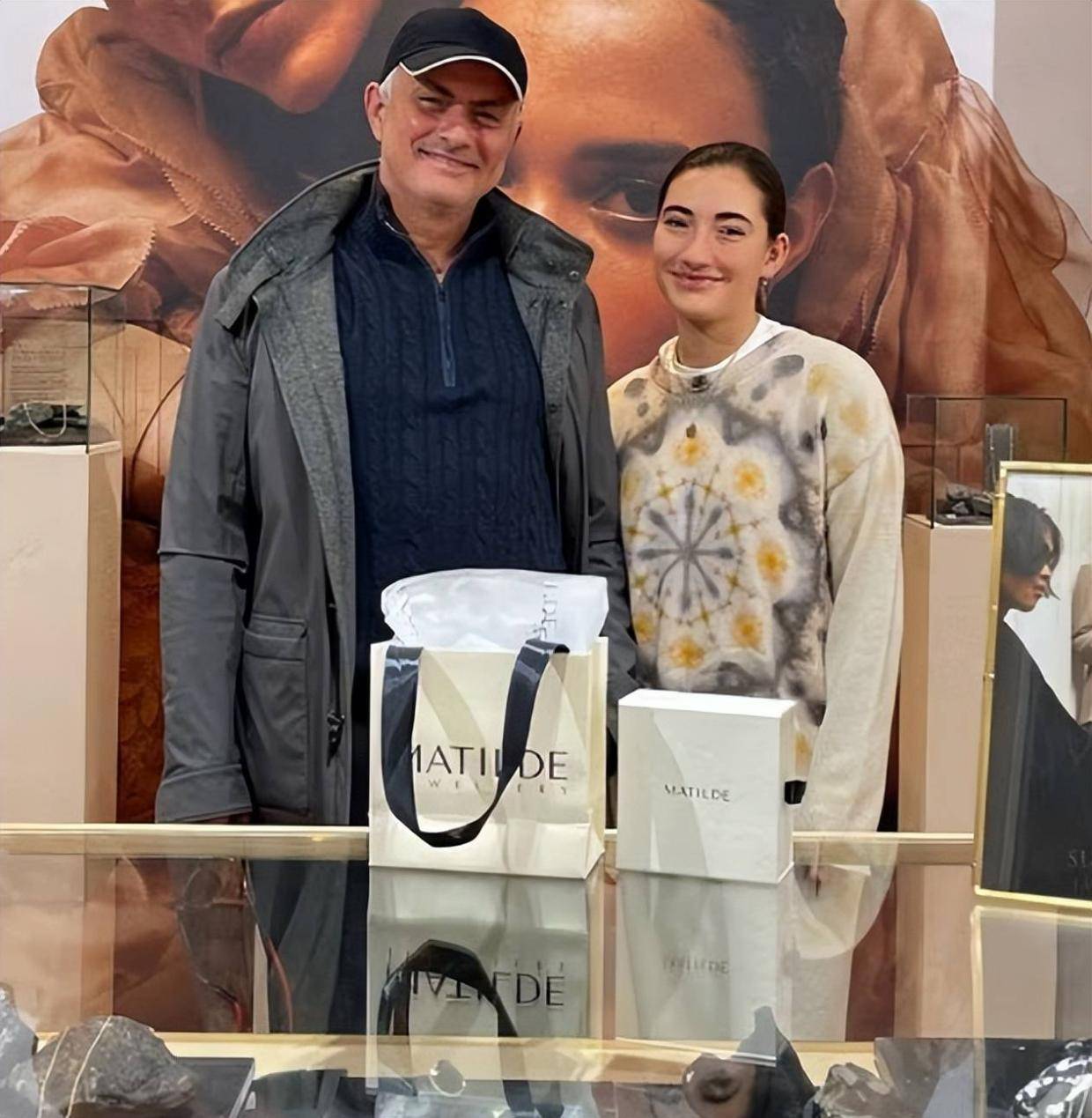 葡超唯一，穆帅带领本菲卡21场不败，葡超第一，本轮必定追分成功